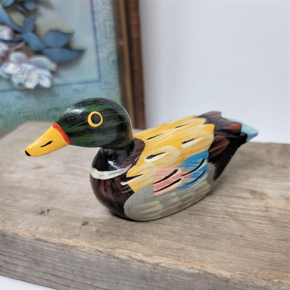 Small Hand Painted Vintage Duck Figurine - Picture 2 of 8